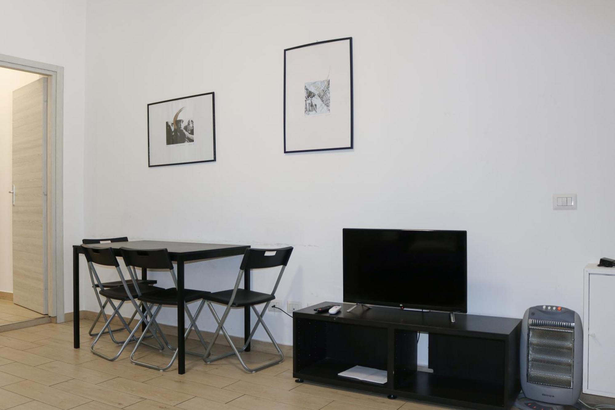 Along The Canal Smart Flat Naviglio - 4 People Corsico Bagian luar foto