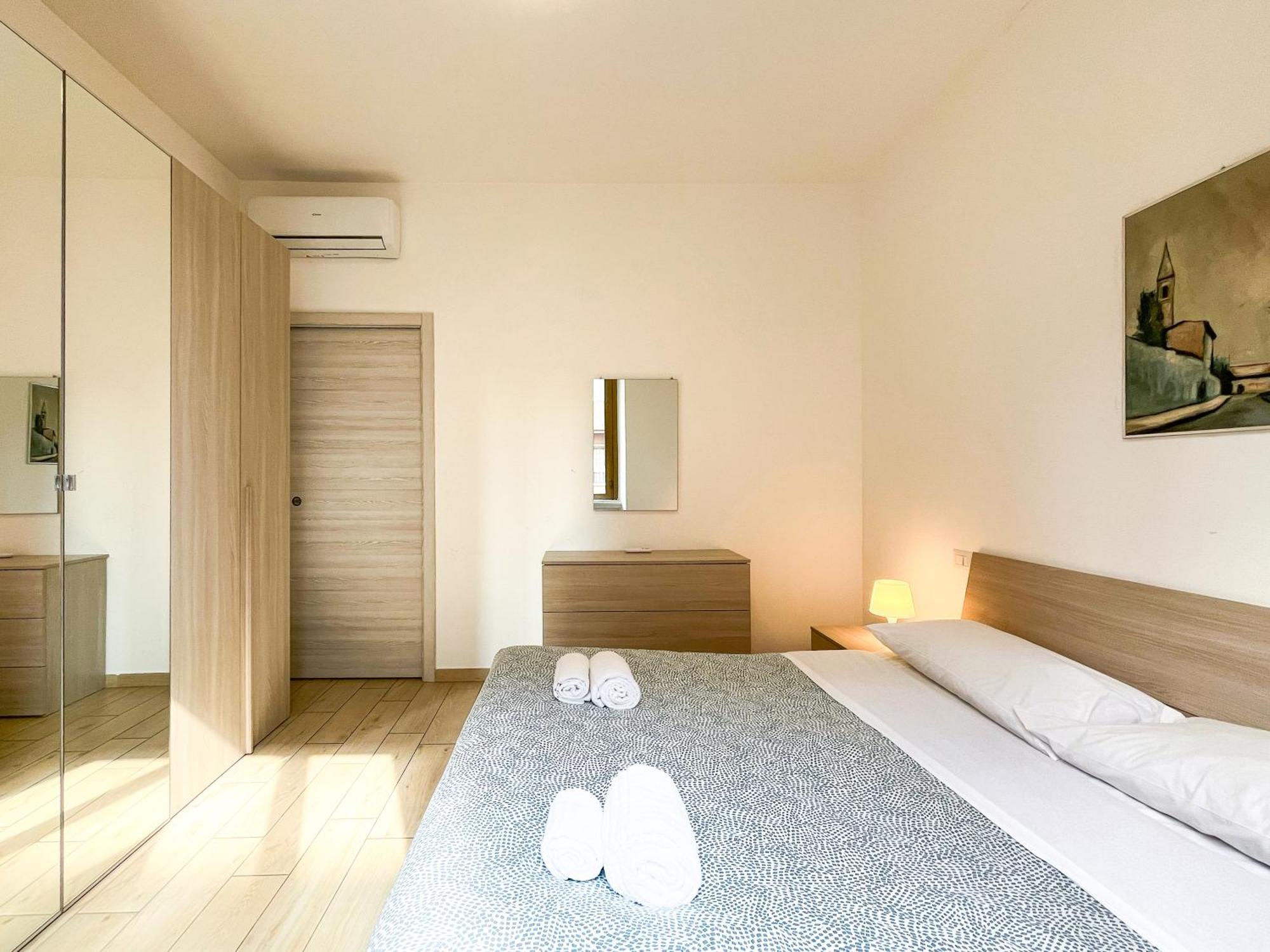 Along The Canal Smart Flat Naviglio - 4 People Corsico Bagian luar foto