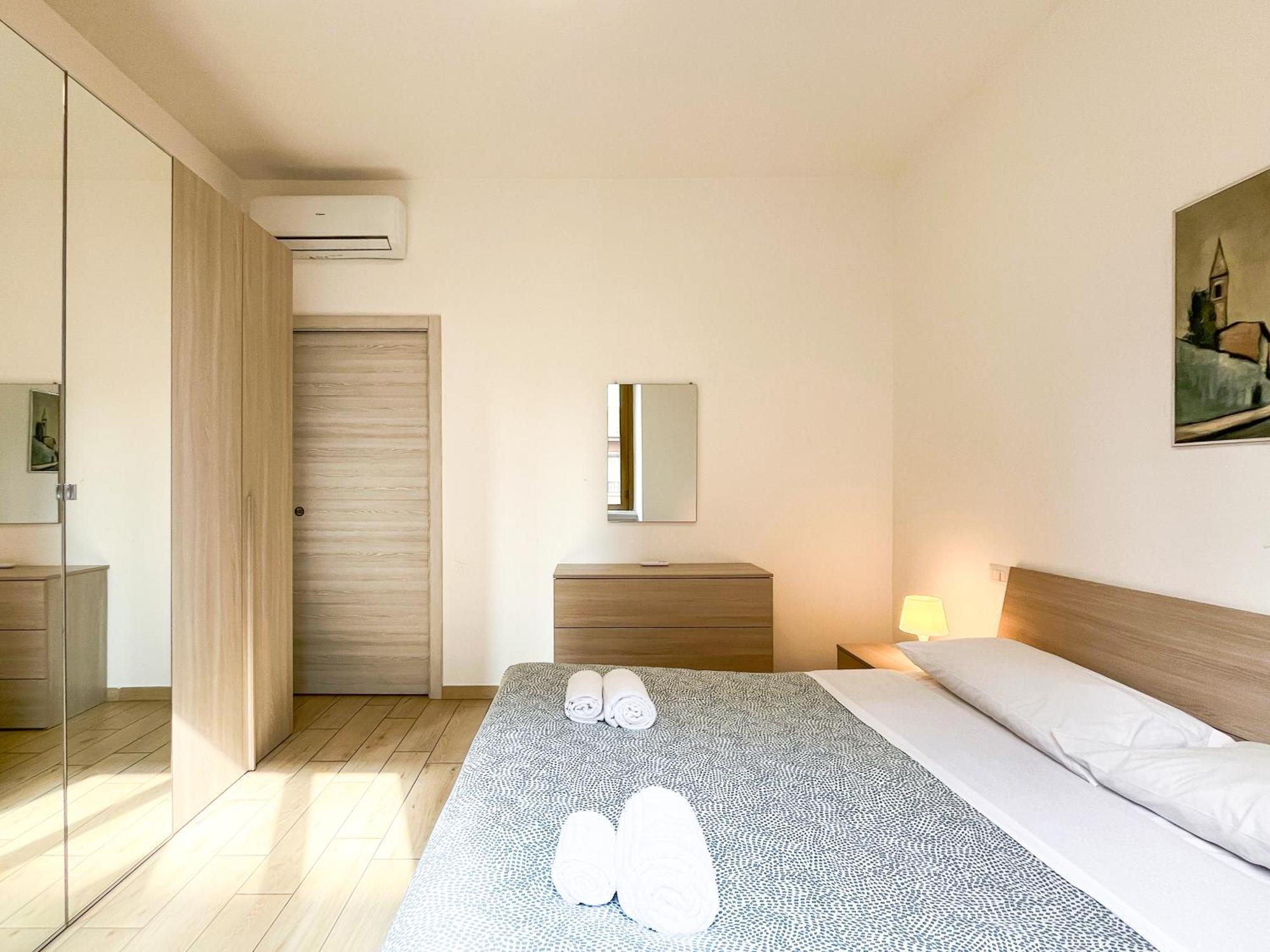 Along The Canal Smart Flat Naviglio - 4 People Corsico Bagian luar foto