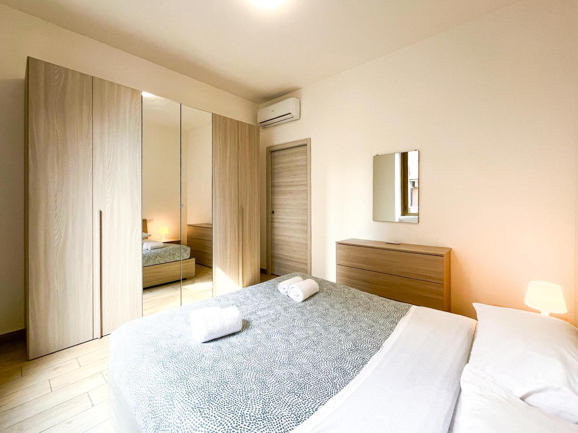 Along The Canal Smart Flat Naviglio - 4 People Corsico Bagian luar foto