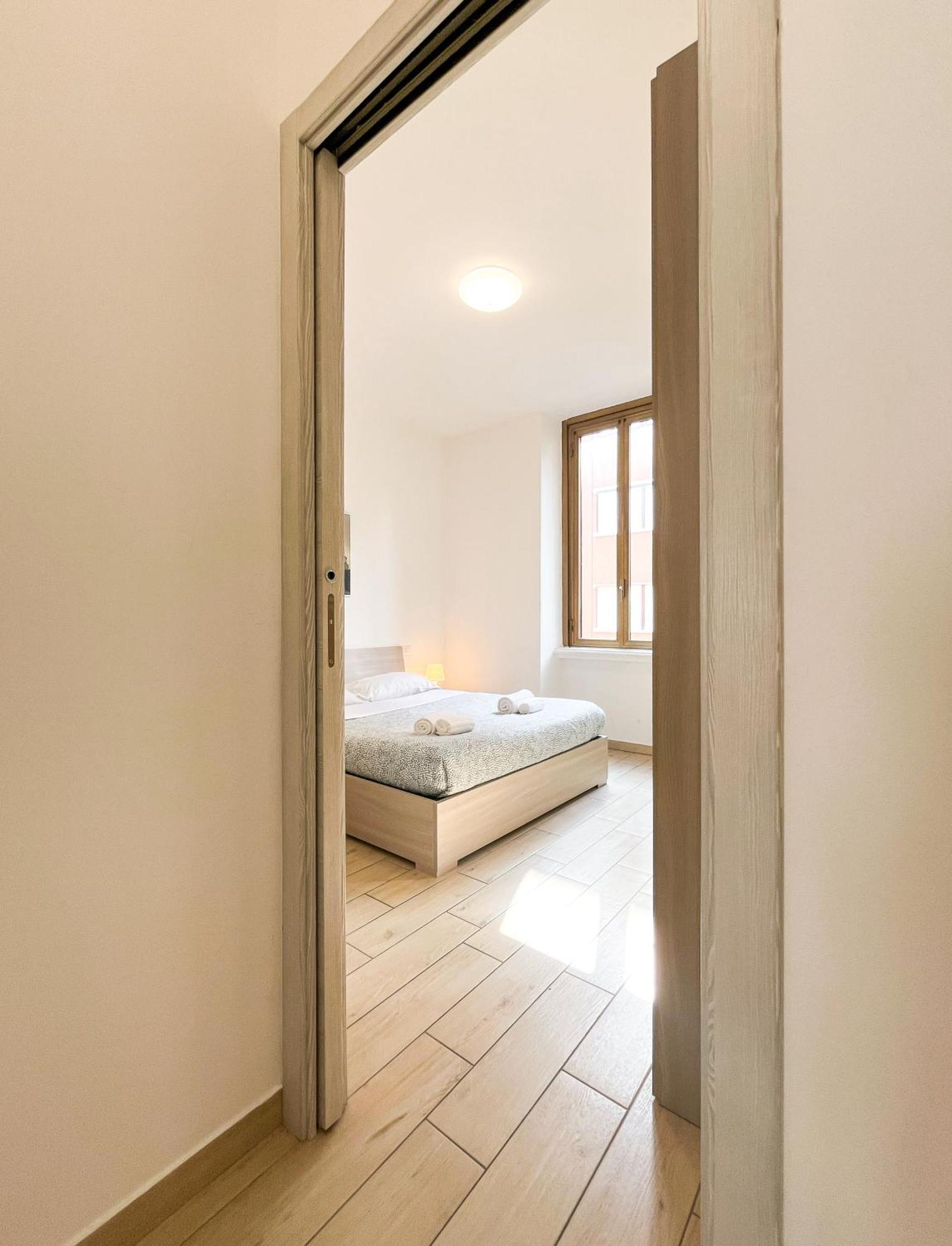 Along The Canal Smart Flat Naviglio - 4 People Corsico Bagian luar foto